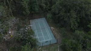 Tenis a/nebo squash v ubytování Casa Kolibri nebo okolí