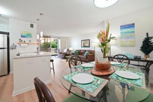 Kuchyň nebo kuchyňský kout v ubytování Royal Kahana - 106 -