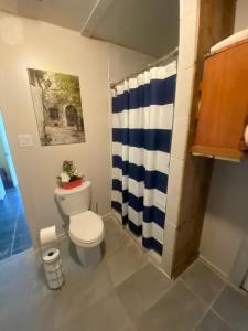 Imagine din galeria proprietății Royal BnB în Vineland Station +39 fotografii