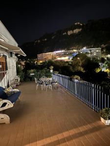 En generel udsigt til bjerge eller udsigt til bjerge taget fra lejligheden