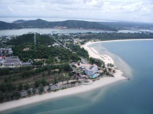 an aerial view of a beach and the ocean at BP Samila Beach Hotel & Resort in Songkhla