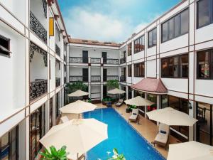 Hồ bơi trong/gần Vinh Hung 2 City Hotel