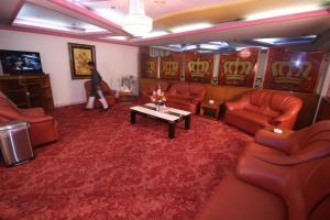 Χώρος καθιστικού στο Hotel De Crystal Crown