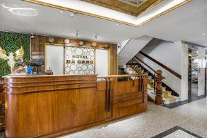 a bar in a restaurant with a staircase at Ha Oanh Hotel in Ho Chi Minh City +189 photos