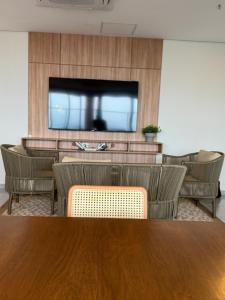 TV a/nebo společenská místnost v ubytování Piso 21, Vista Privilegiada, Forum Molas