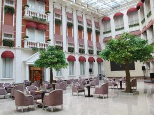 Posezení v ubytování Hua Xia Pearl Hotel