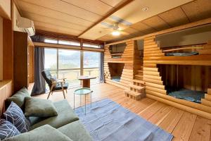 Gallery image of 隠岐シーサイドホテル鶴丸 in Nishinoshima-cho +17 photos