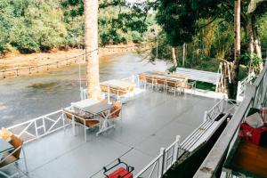 Permandangan sungai dekat dengan resort