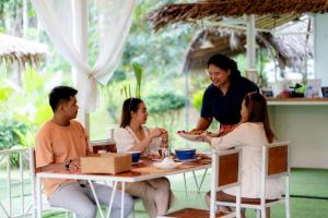Tetamu yang menginap di River View Resort At Chaewlan