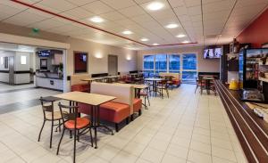 Gallery image of Ace H&ocirc;tel Angers in Saint-Barth&eacute;lemy-dʼAnjou