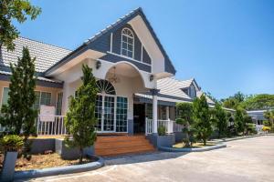 The building in which az üdülőtelepeket is located