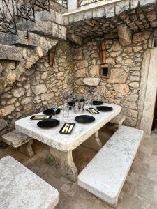 Fotografie z fotogalerie ubytování Old house Njivice v destinaci Njivice