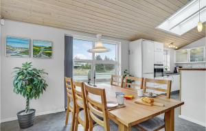 Kuchyň nebo kuchyňský kout v ubytování Holiday Home Kristinesvej Thisted Vi