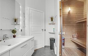 Koupelna v ubytování Holiday Home Kristinesvej Thisted Vi