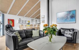 Posezení v ubytování Holiday Home Rævebæk Sydals Denm