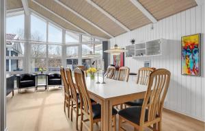 Kuchyň nebo kuchyňský kout v ubytování Holiday Home Rævebæk Sydals Denm