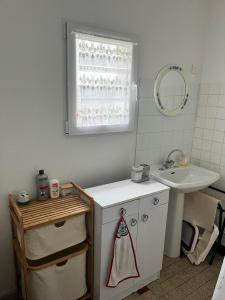 Fotografie z fotogalerie ubytování maison de 100 m2 comprenant 3 chambres avec jardin v destinaci Dun-sur-Grandry + 28 fotografií