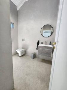 Ένα μπάνιο στο House JDV 20 Rooipypie +33 φωτογραφίες