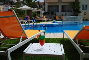 Bazén v ubytování Melina Beach nebo v jeho okolí