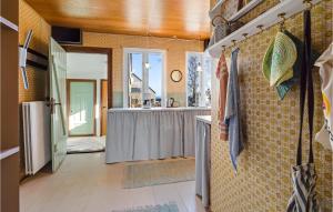 Cucina o angolo cottura di Stunning Home In Haderslev With Wifi