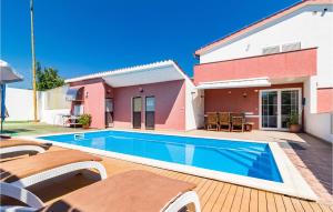Bazén v ubytování Holiday Home Pomer Pomer nebo v jeho okolí
