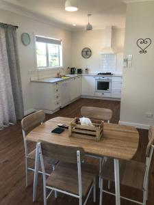 Gallery image of Parrys Cottage in Pirongia