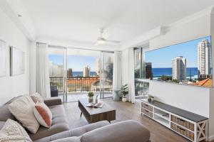 Foto dalla galleria di Beachside 2-Bed with Parking, Pools, Spa, Gym, BBQ a Gold Coast