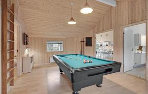 O masă de biliard de la Holiday Home Kaninstien Væggerløse V Denmark