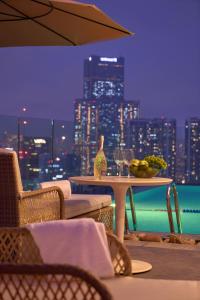 Bazén v ubytování Epic Tower Swiss-Belresidences Hanoi nebo v jeho okolí