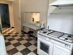 Køkken eller tekøkken på La Bouganville Beatiful Sea view