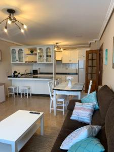 Η κουζίνα ή μικρή κουζίνα στο Piso Ortigueira Centro