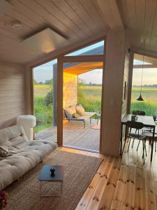 Posezení v ubytování 104-Tinyhouse mit Wiesenblick