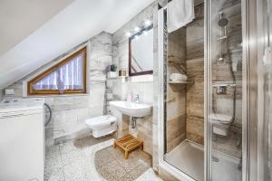 Łazienka w obiekcie VisitZakopane- Mallorca Apartment