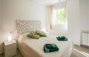 Postel nebo postele na pokoji v ubytování Awesome Apartment In El Campello + 18 fotografií