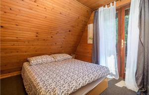 Posteľ alebo postele v izbe v ubytovaní 2 Bedroom Beautiful Home In Cavle