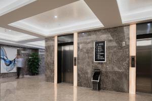 Zona de hol sau recepție la hailihotel