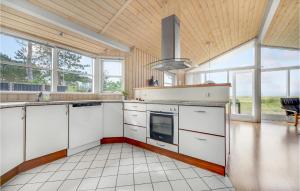 Kuchyň nebo kuchyňský kout v ubytování Holiday Home Klokkegrund Ebeltoft Vi + 15 fotografií