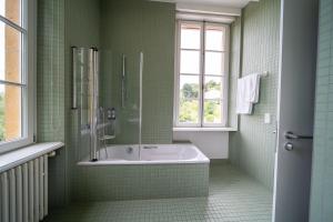 Koupelna v ubytování Hôtel Château Schengen