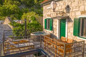 Photo de la galerie de l'établissement Authentic Villa Adrion, à Baška Voda