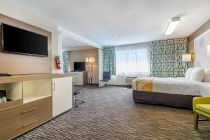 A television and/or entertainment centre at Quality Inn