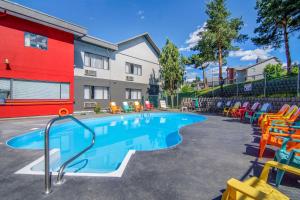 The swimming pool at or close to Quality Inn