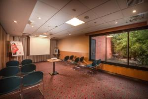 The business area and/or conference room at ibis Cannes Mandelieu