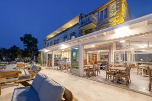 Ресторан / где поесть в Navalia Hotel