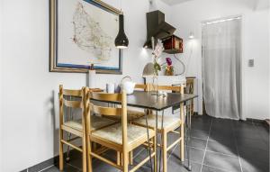 Φωτογραφία από το άλμπουμ του 1 Bedroom Gorgeous Apartment In Rønne σε Ronne