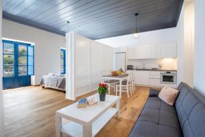 Nhà bếp/bếp nhỏ tại Porto Harani Seaside Apartments