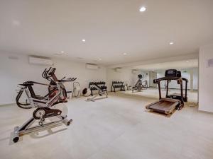 Γυμναστήριο ή/και όργανα γυμναστικής στο Apartamento Salesianos By Clabao