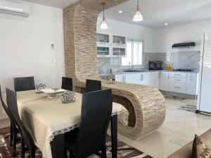 Dapur atau dapur kecil di Villa Hanen