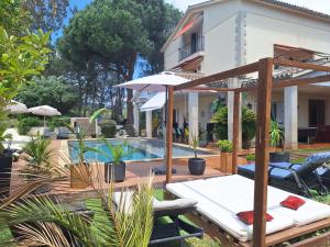 Bazén v ubytovaní Les Canyes Cottage, Private Villa Resort alebo v jeho blízkosti