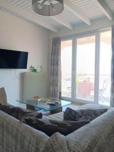 Μια τηλεόραση ή/και κέντρο ψυχαγωγίας στο Beautiful Loft Ilion +37 φωτογραφίες