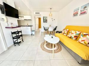 Fotografie z fotogalerie ubytování Lollipop con piscina, doble terraza, planta alta, cocina completa y WIFI v destinaci Corralejo + 12 fotografií
